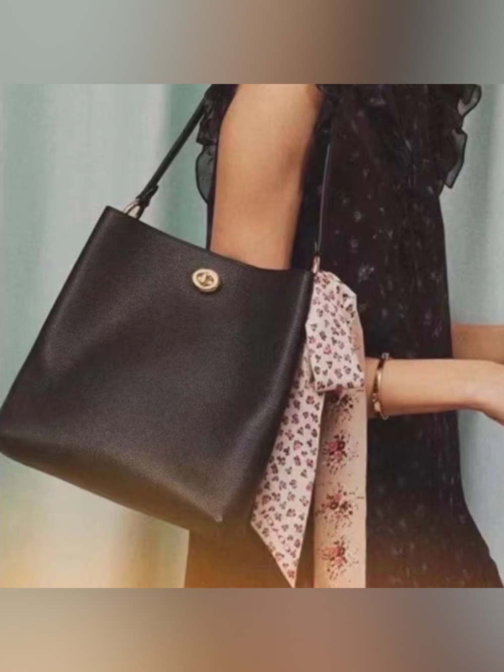 COACH | CHARLIE BUCKET BAG